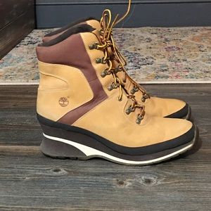 Timberland Classic Wedge Construction Boots Size 9